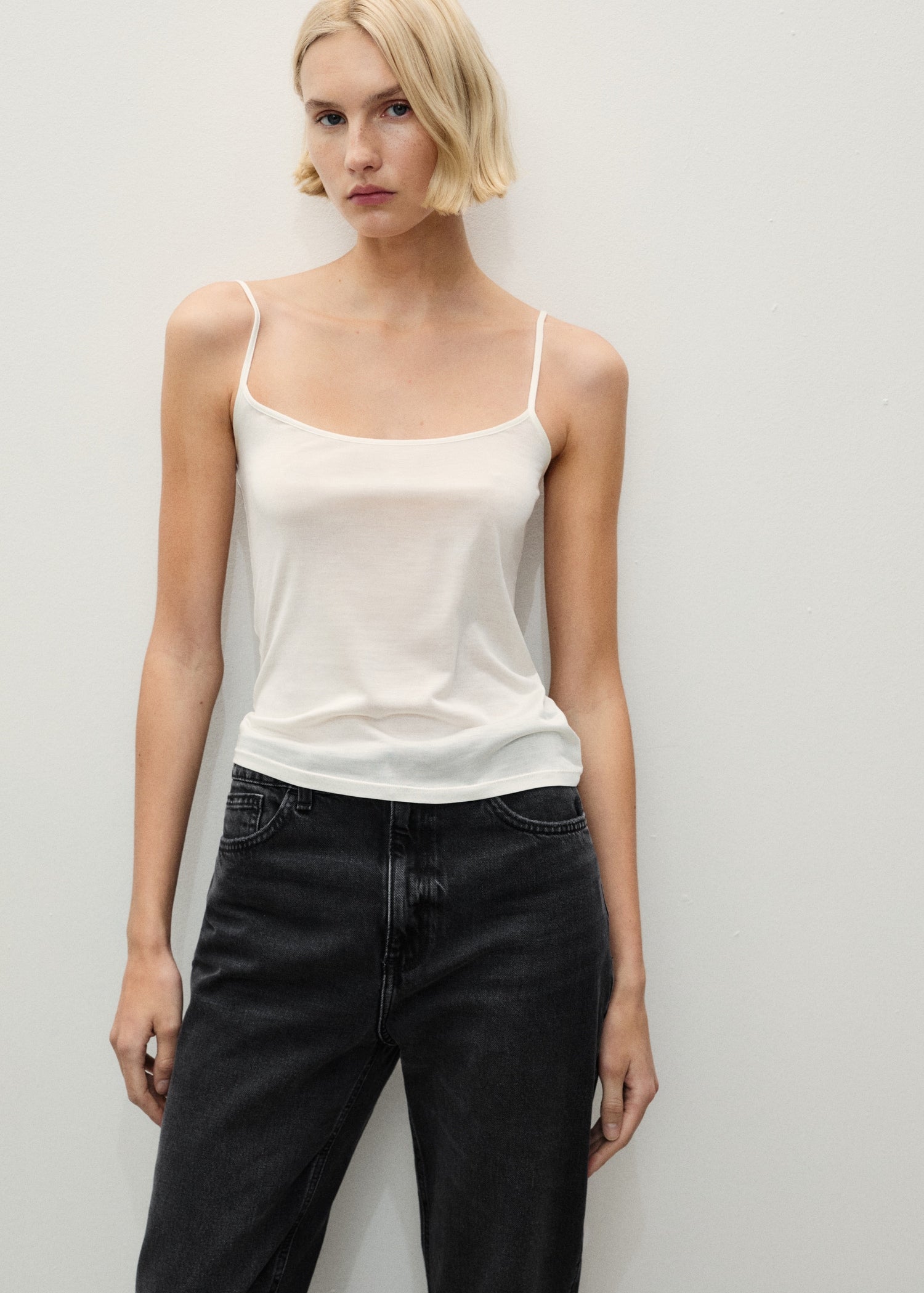 MANGO - Mom2000 high-rise jeans black denim - 10 - Woman