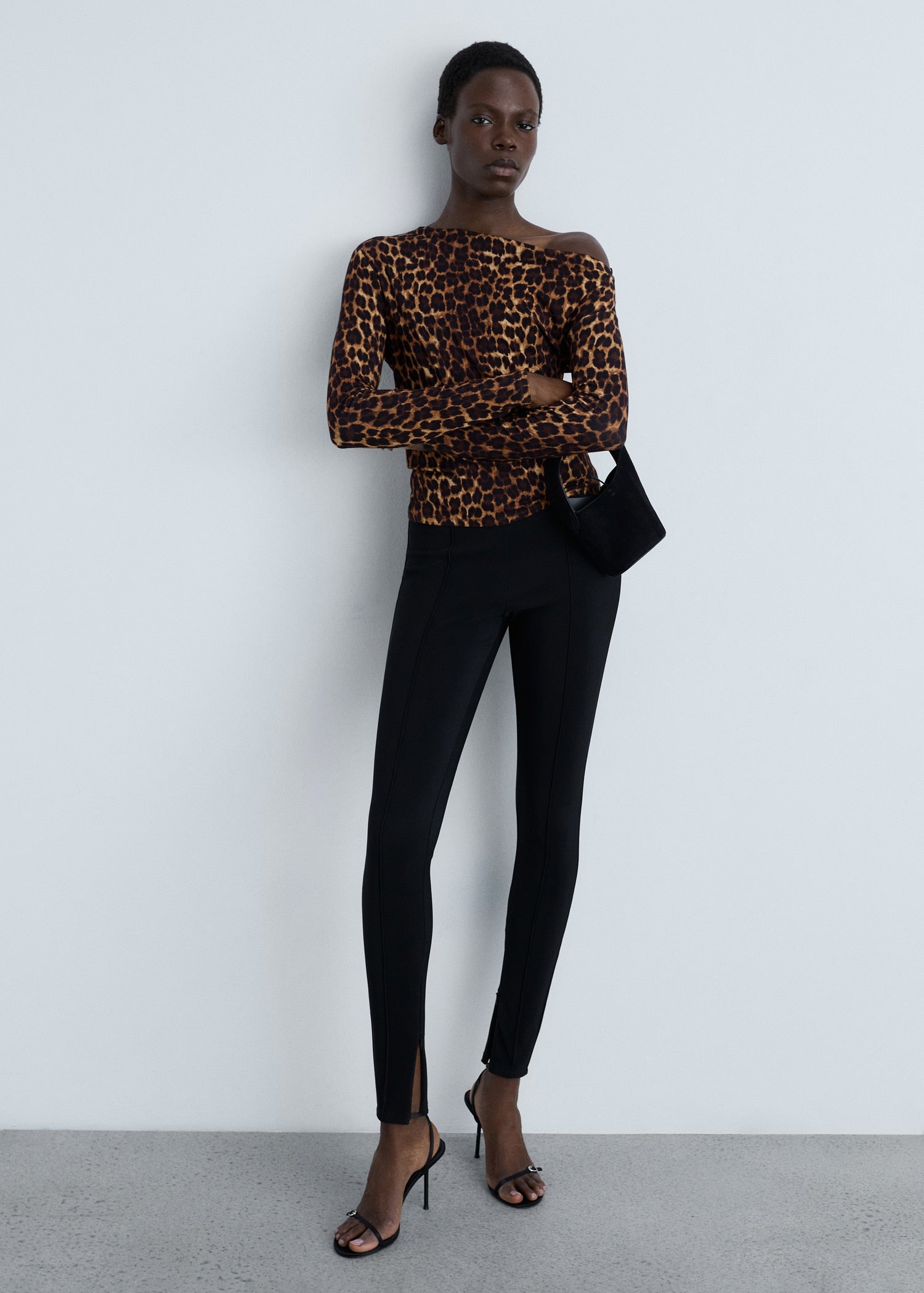 MANGO - Asymmetrical neck leopard t-shirt brown - XS - Woman