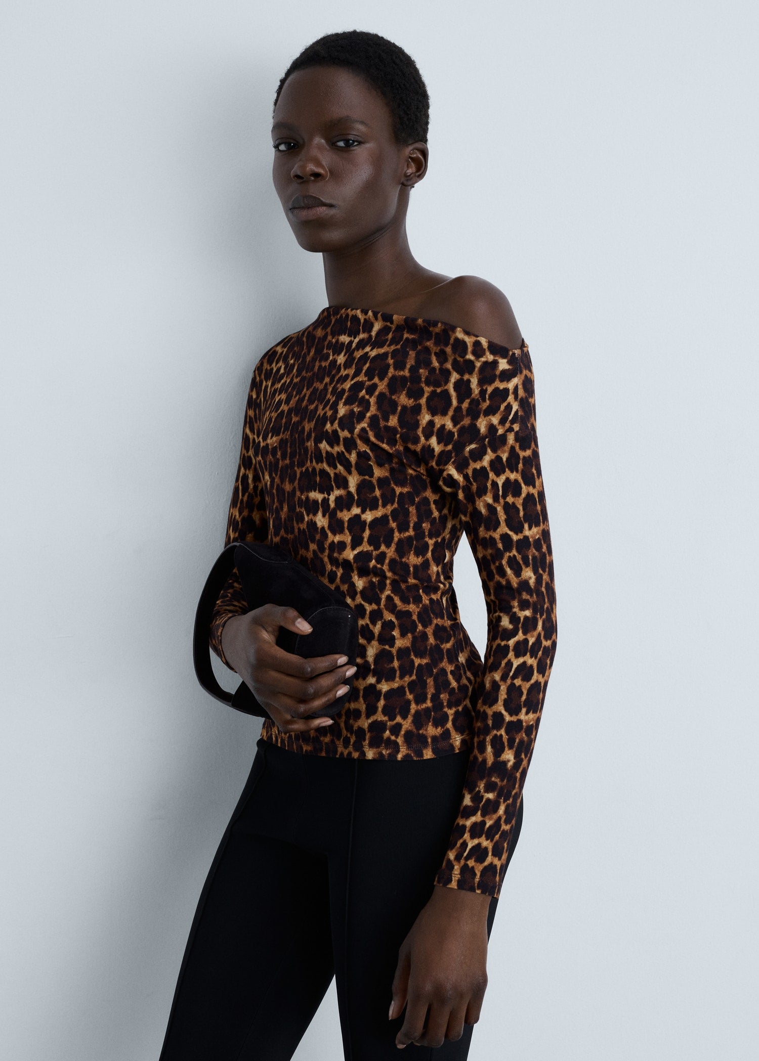 MANGO - Asymmetrical neck leopard t-shirt brown - XS - Woman